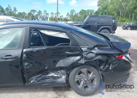 2021 Hyundai Elantra Sel z USA, uszkodzony, nr VIN KMHLM4AG4MU091756